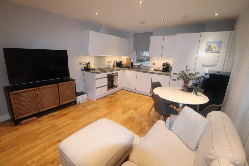 Property photo 3 of 5