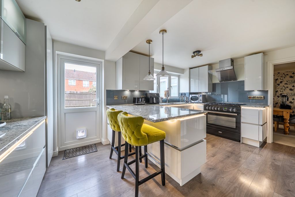 Property photo 3 of 16