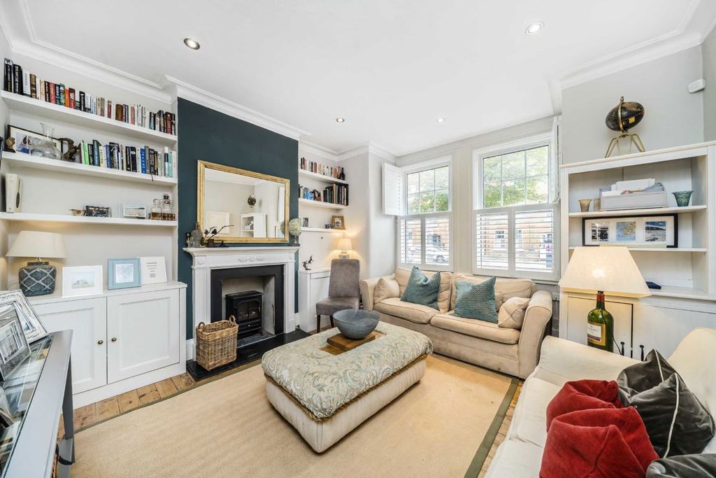 Property photo 2 of 8