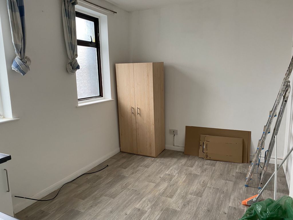 Property photo 1 of 3