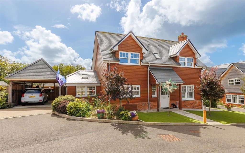 Property photo 1 of 39
