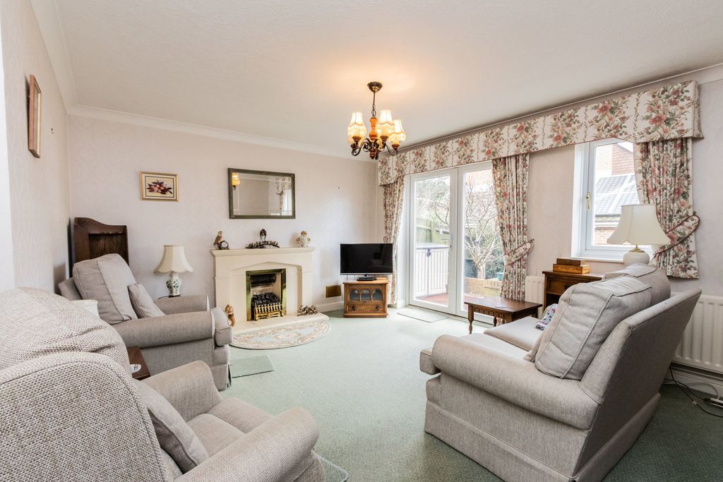 Property photo 2 of 12