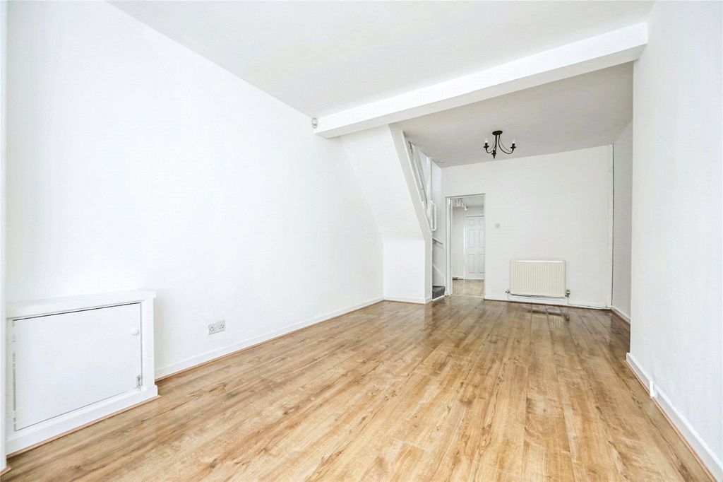 Property photo 2 of 15 Picture No. 11