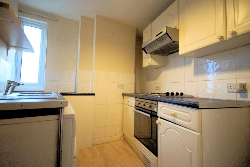 Property photo 2 of 6 Kitchen.Jpg