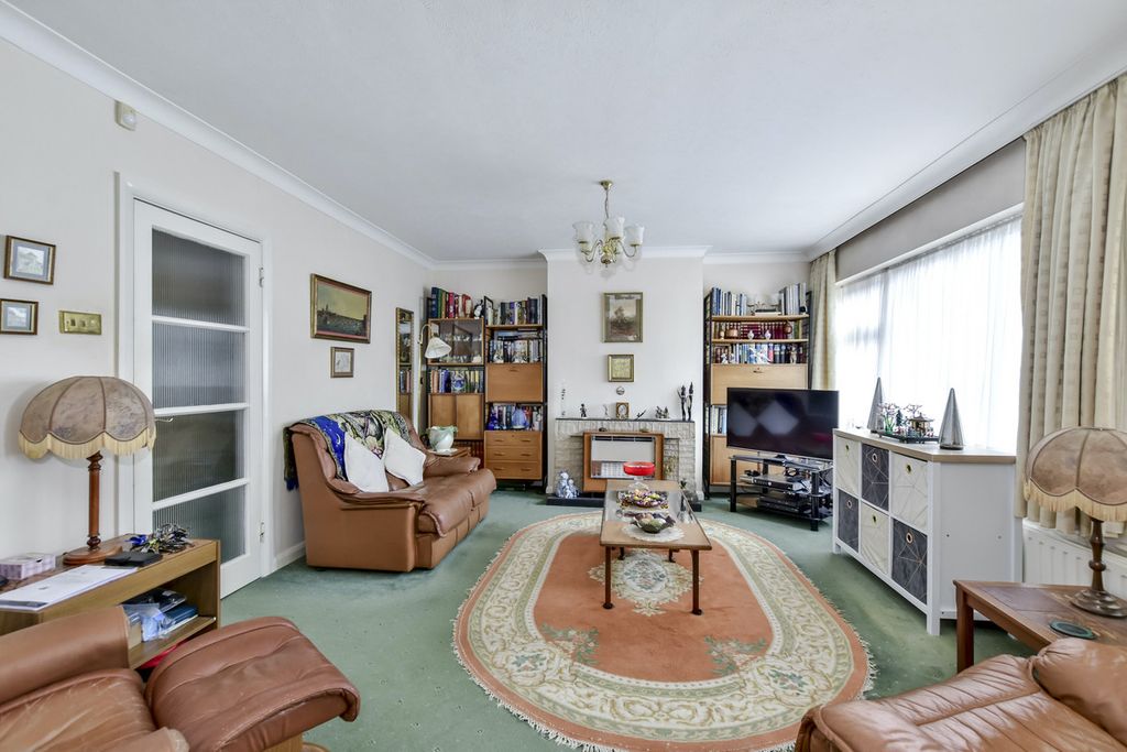Property photo 3 of 17