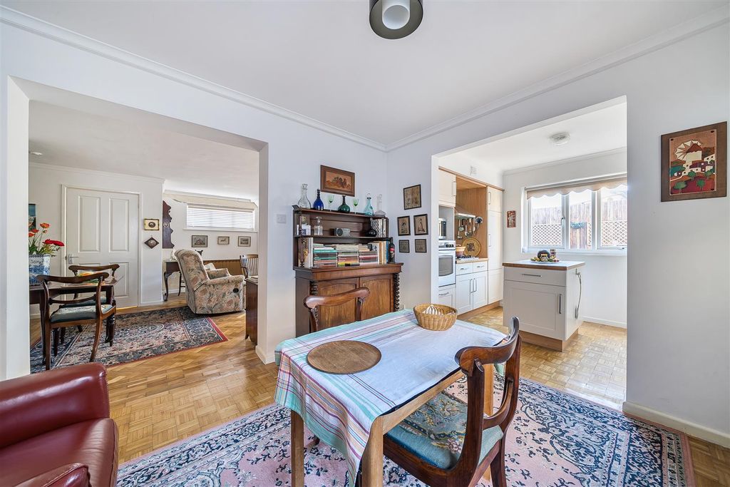 Property photo 3 of 22 1393367-14-694562866A68F.Jpg