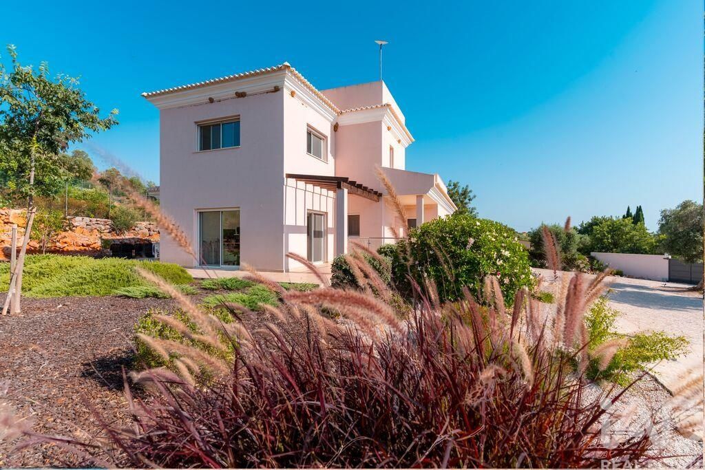 Property photo 2 of 37
