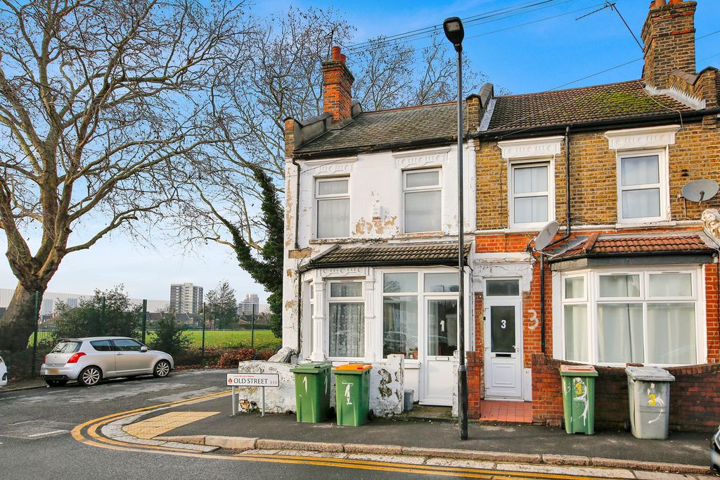 Property photo 2 of 22