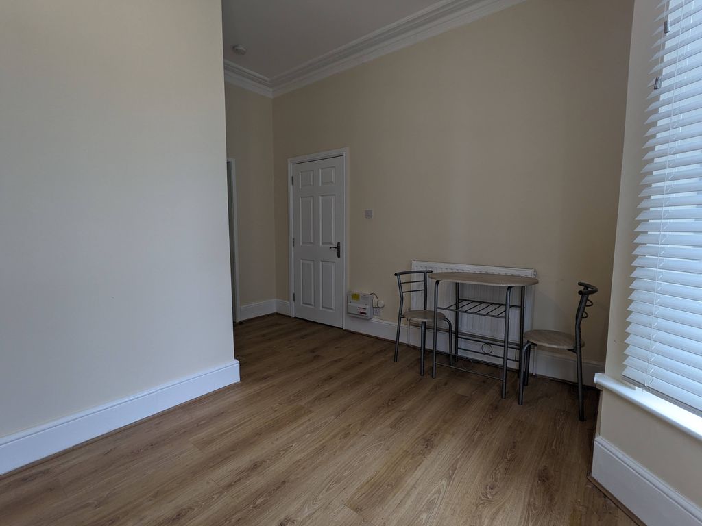 Property photo 3 of 12 Photo 2