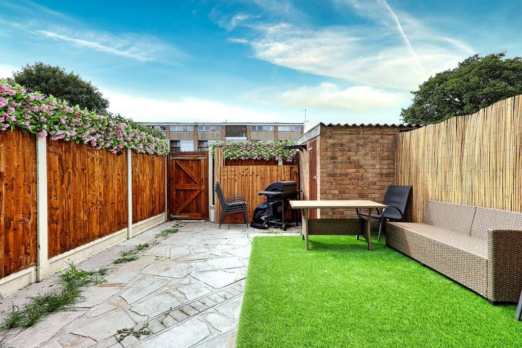 Property photo 2 of 10