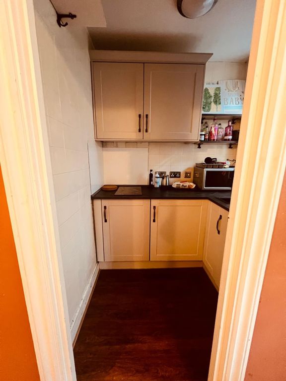 Property photo 3 of 6 Kitchen