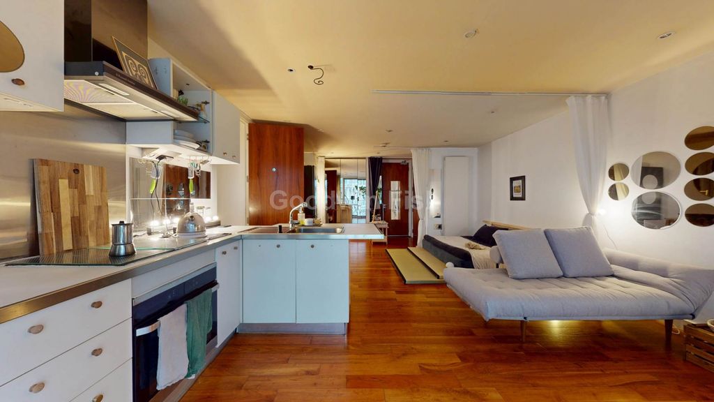 Property photo 3 of 10