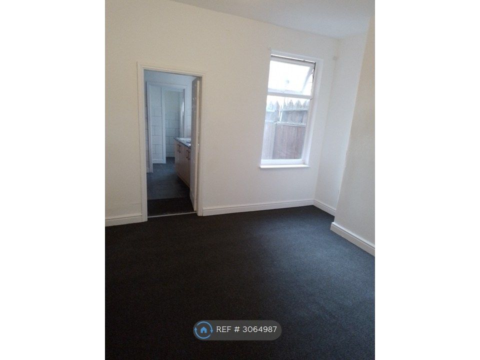 Property photo 2 of 27