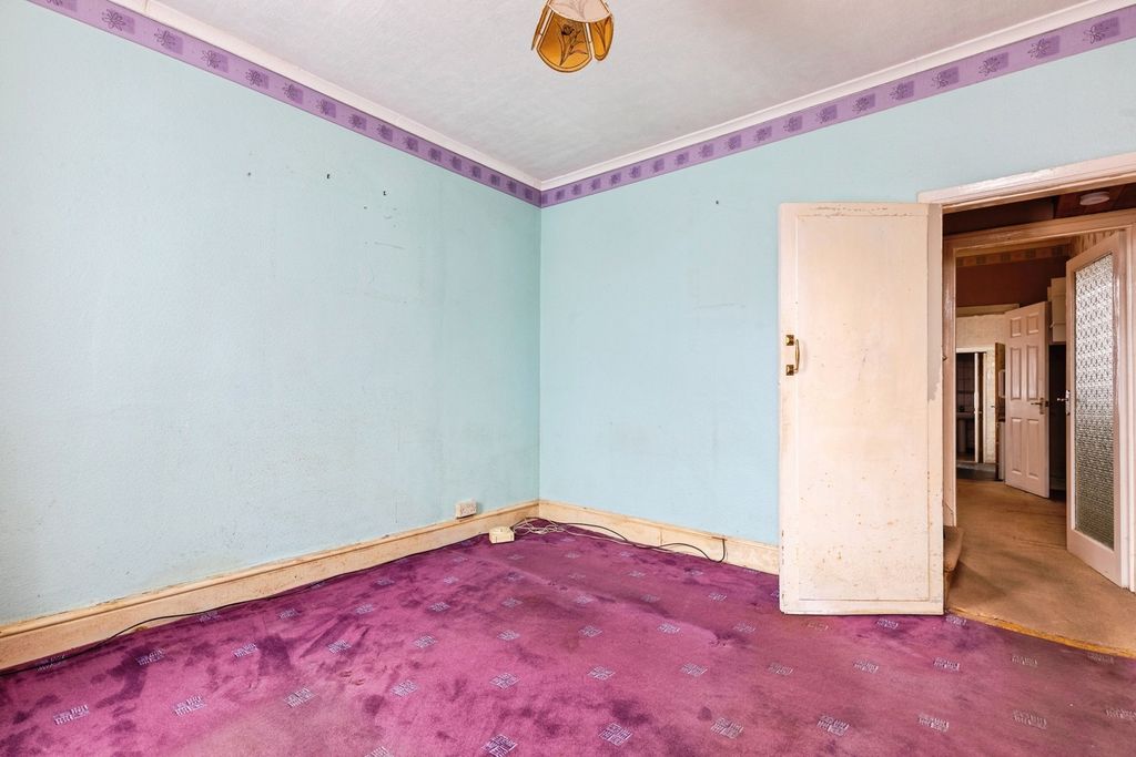 Property photo 3 of 13 Reception 1