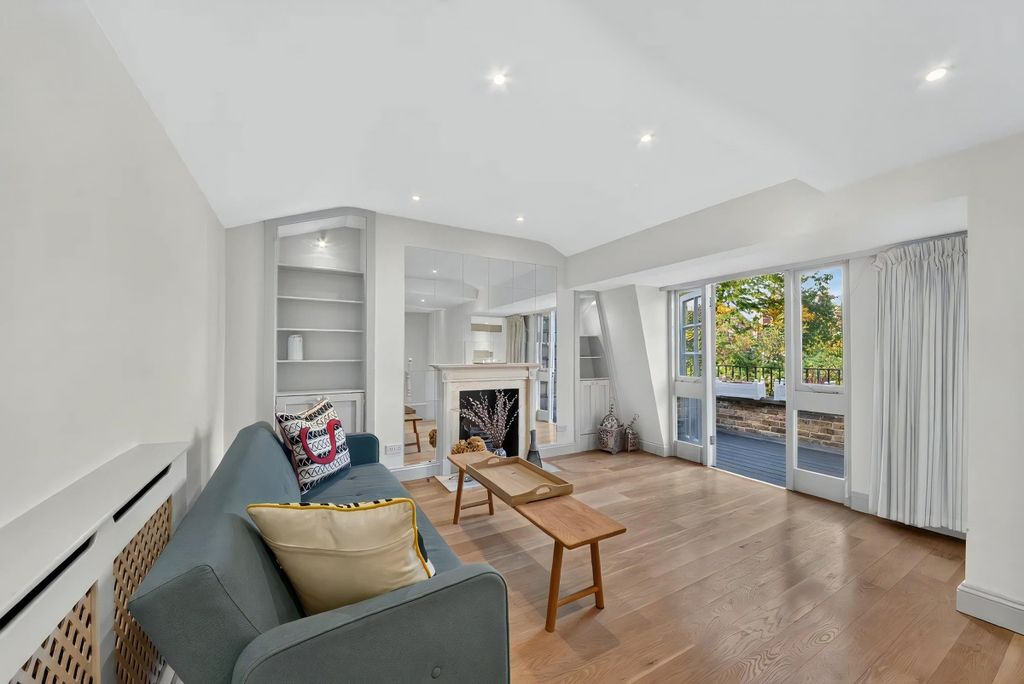 Property photo 1 of 14 Coleherne Road