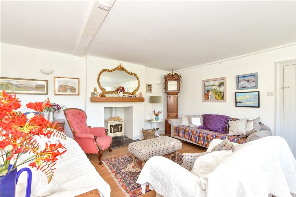 Property photo 2 of 18 Lounge