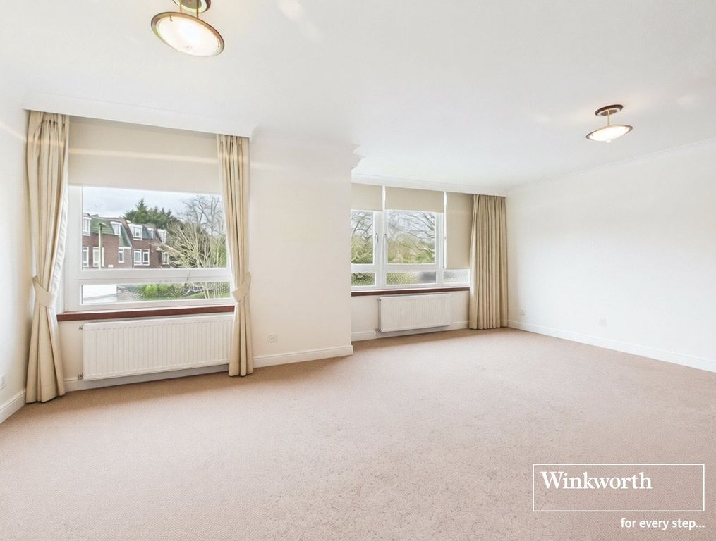 Property photo 2 of 15 Living Diner