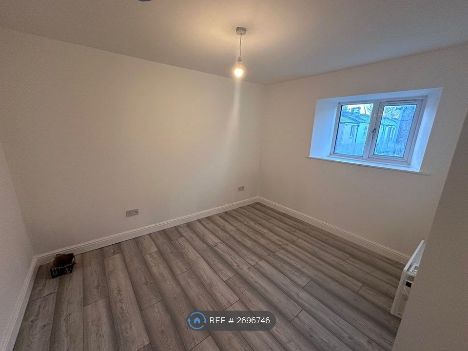 Property photo 3 of 5 Bedroom 1