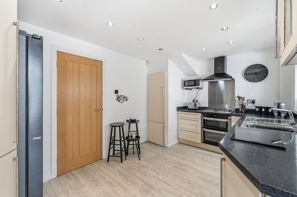 Property photo 3 of 31 5246522