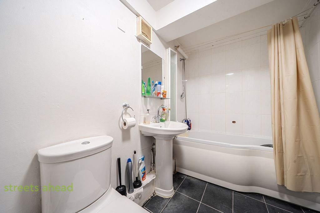 Property photo 3 of 9 B1532Ccd-3Efa-444...