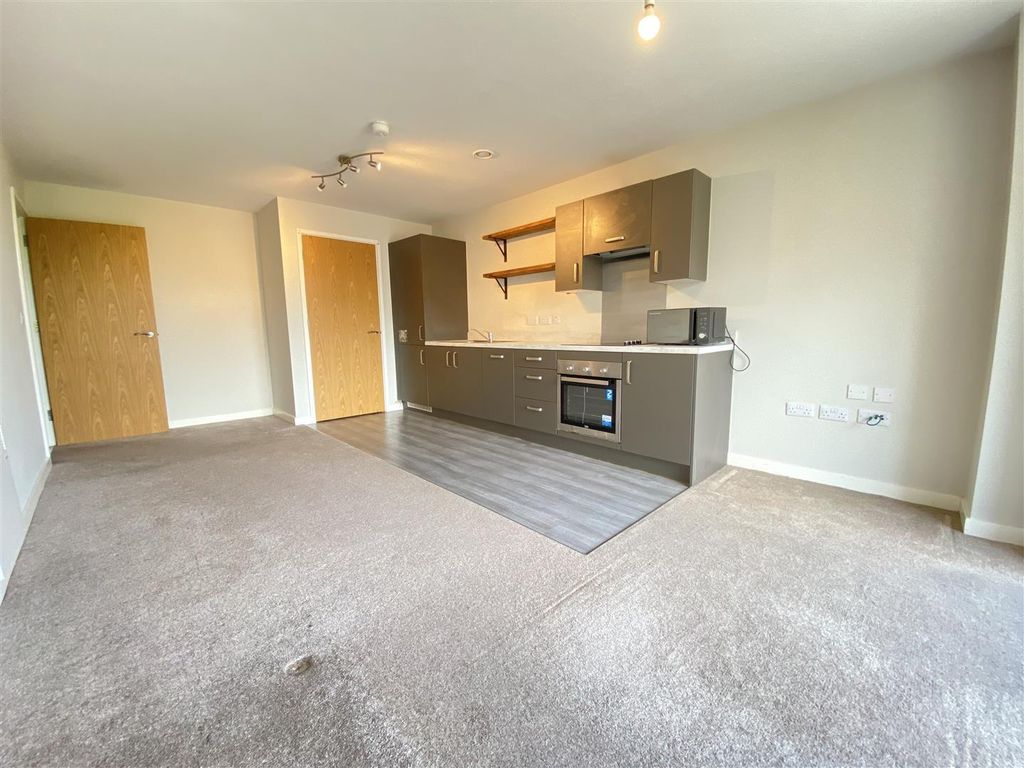 Property photo 3 of 13