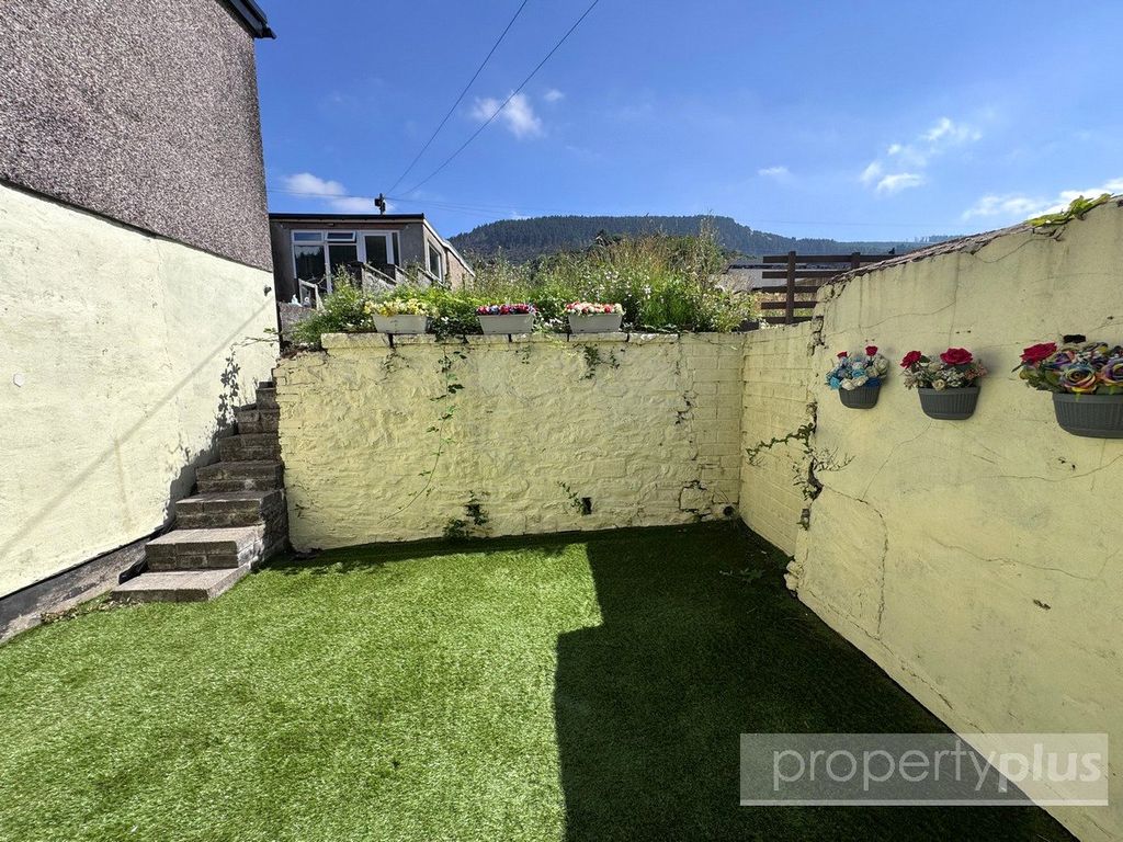 Property photo 2 of 13 Picture No. 10