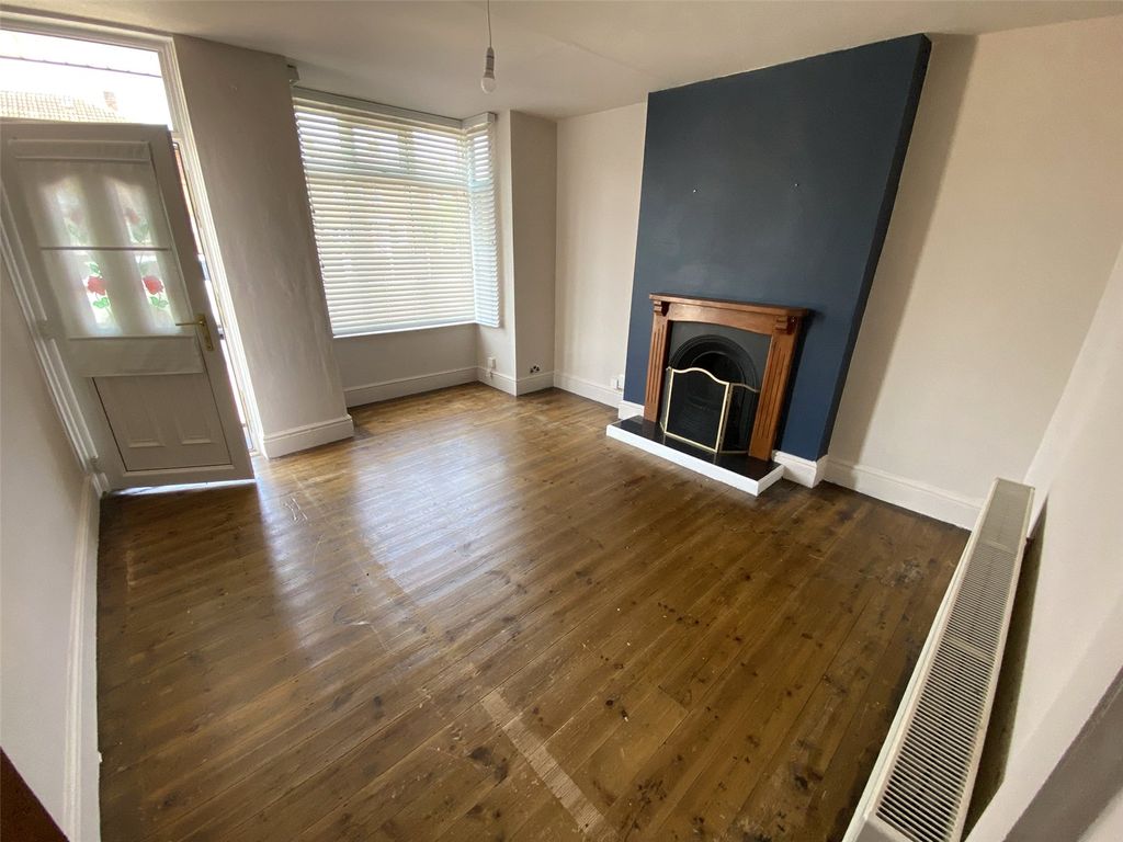 Property photo 2 of 12 Picture No. 14