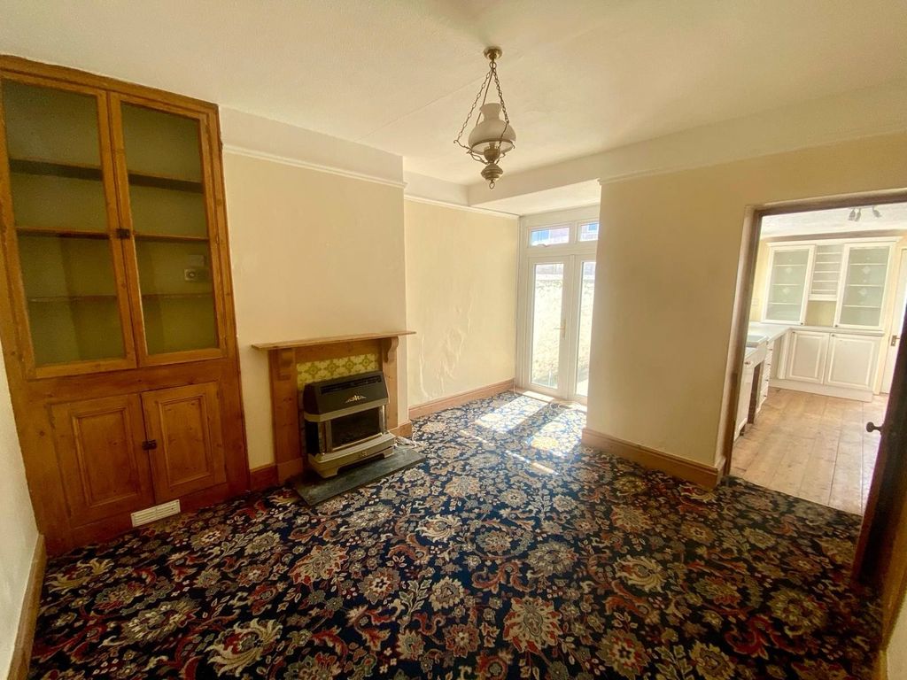 Property photo 2 of 27 Picture No. 33