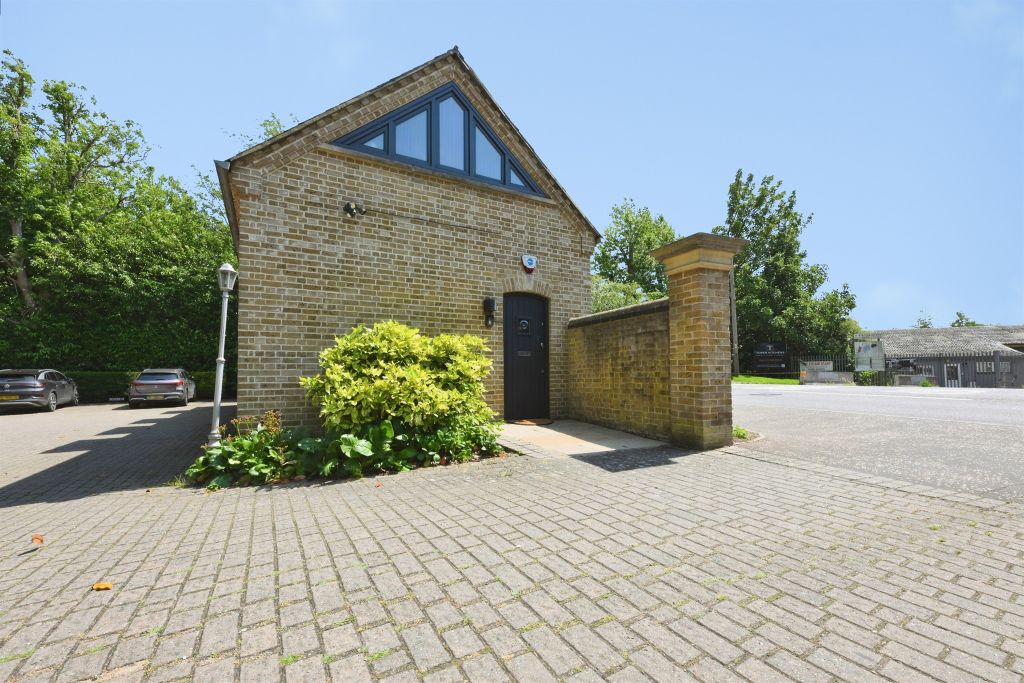 Property photo 2 of 18