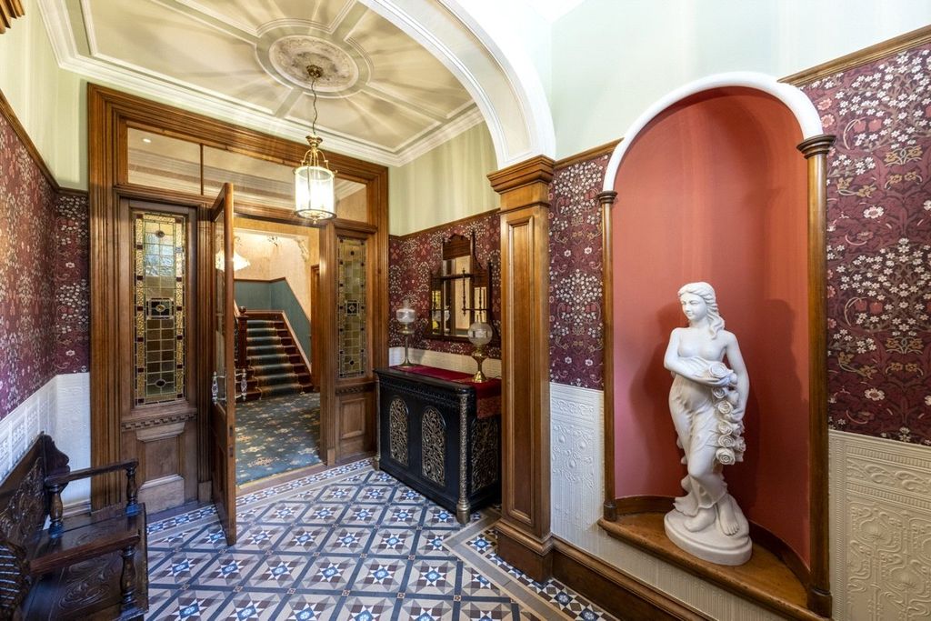 Property photo 3 of 16 Entrance