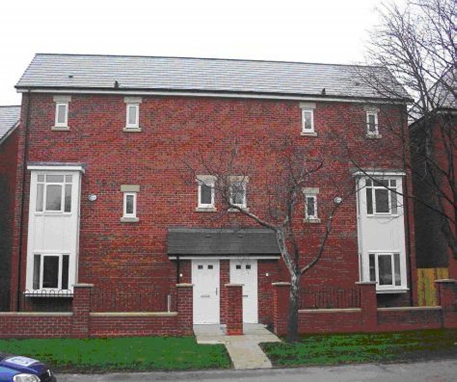 Property photo 1 of 14 4 Bedroom House For Rent