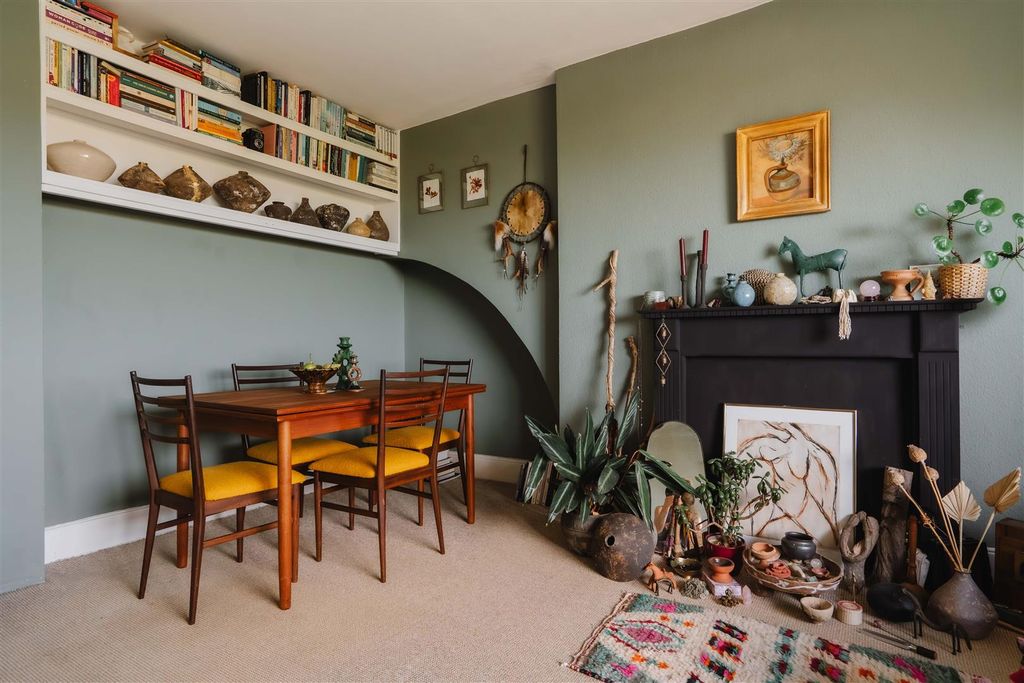 Property photo 3 of 32