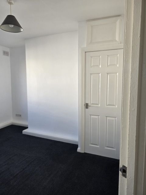 Property photo 3 of 13 B4c55F0E-Fe29-4Bc4-8137-Df443d031964