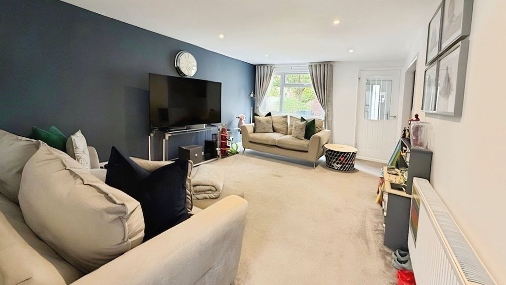 Property photo 2 of 10 Picture No. 35