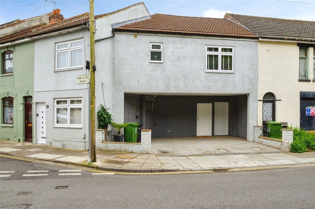Property photo 2 of 21 Picture No. 22