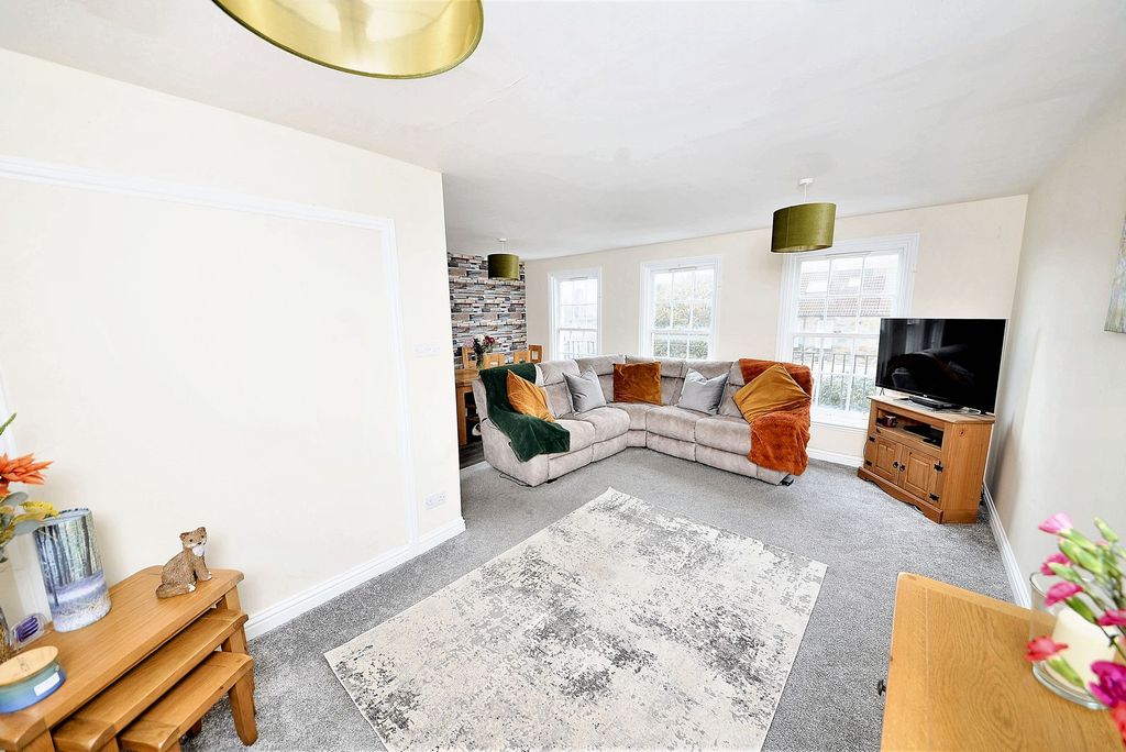 Property photo 3 of 22