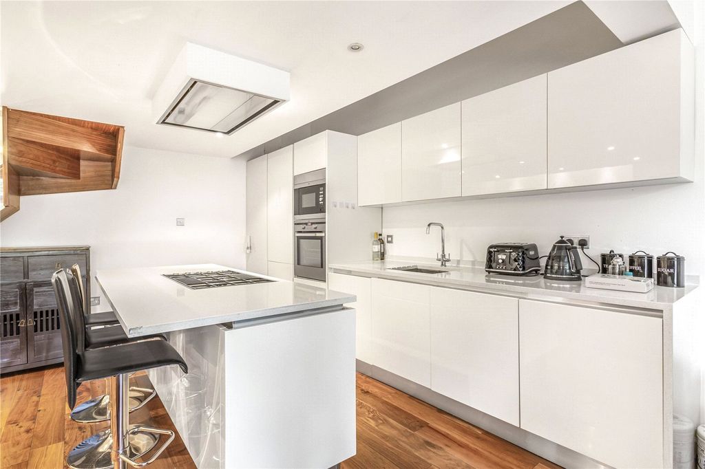 Property photo 2 of 22 Kitchen