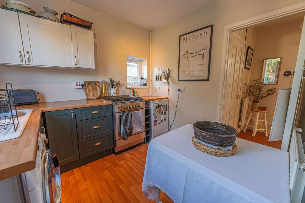 Property photo 2 of 29
