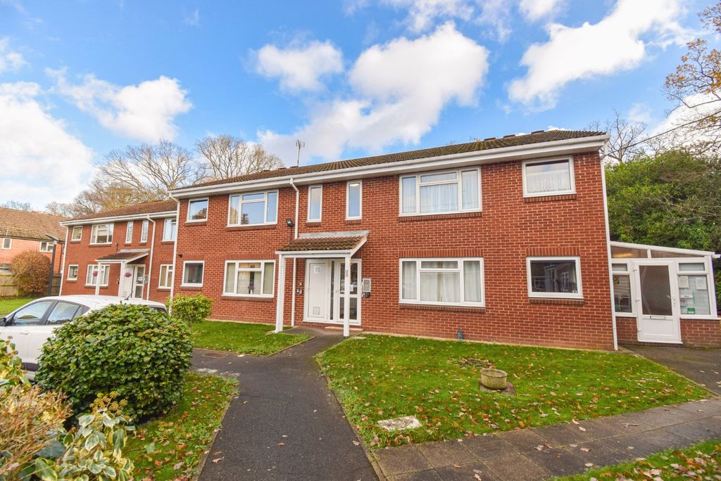 Property photo 1 of 11 External