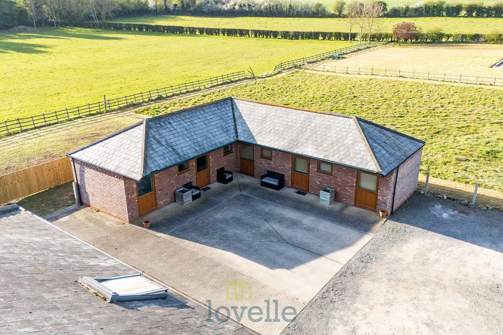 Property photo 2 of 34