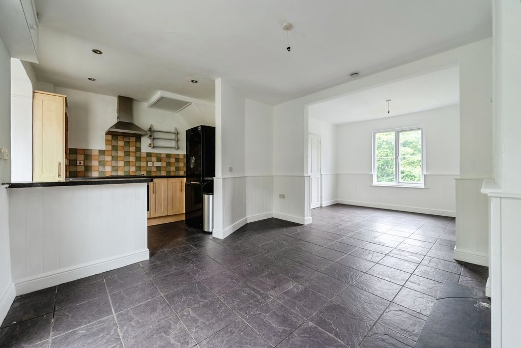 Property photo 3 of 14 Pbox-Img.Jpg