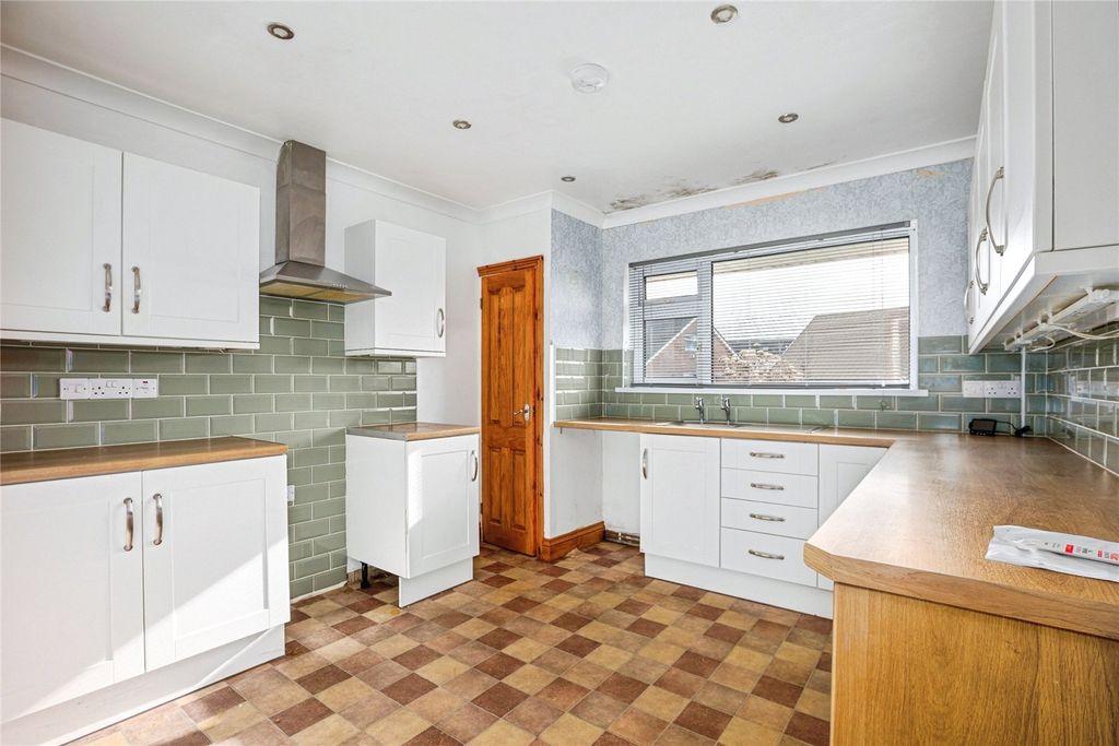 Property photo 3 of 16 Picture No. 23