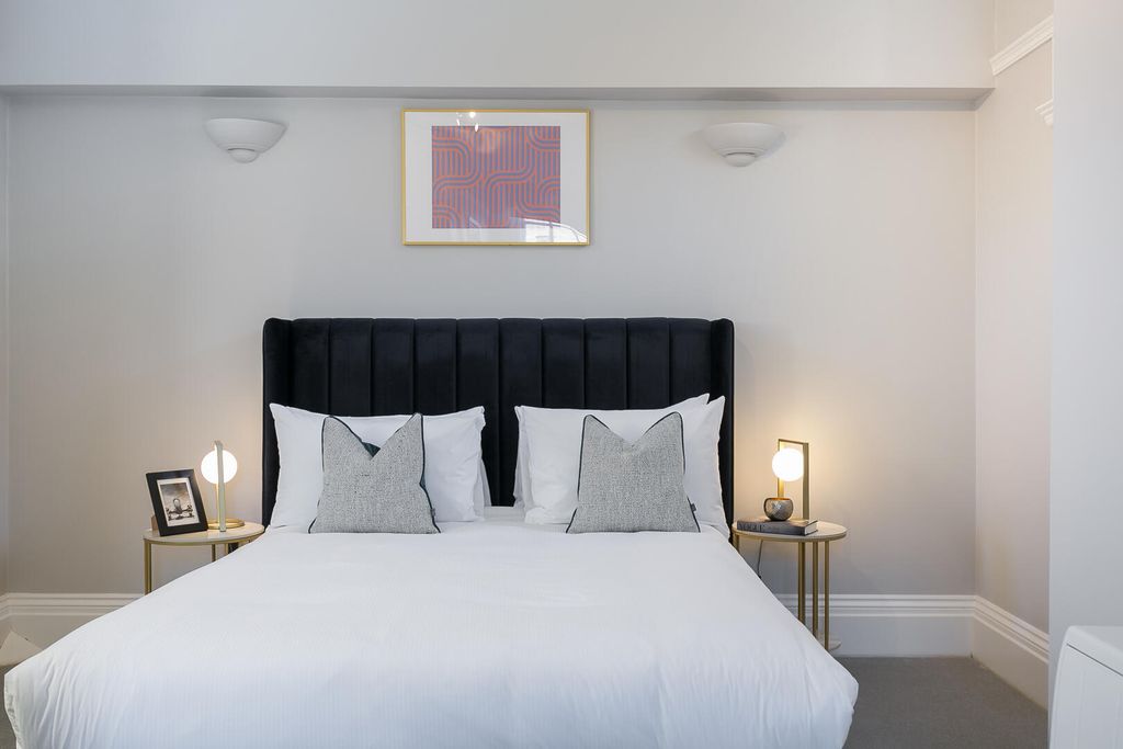 Property photo 3 of 30 Bedroom