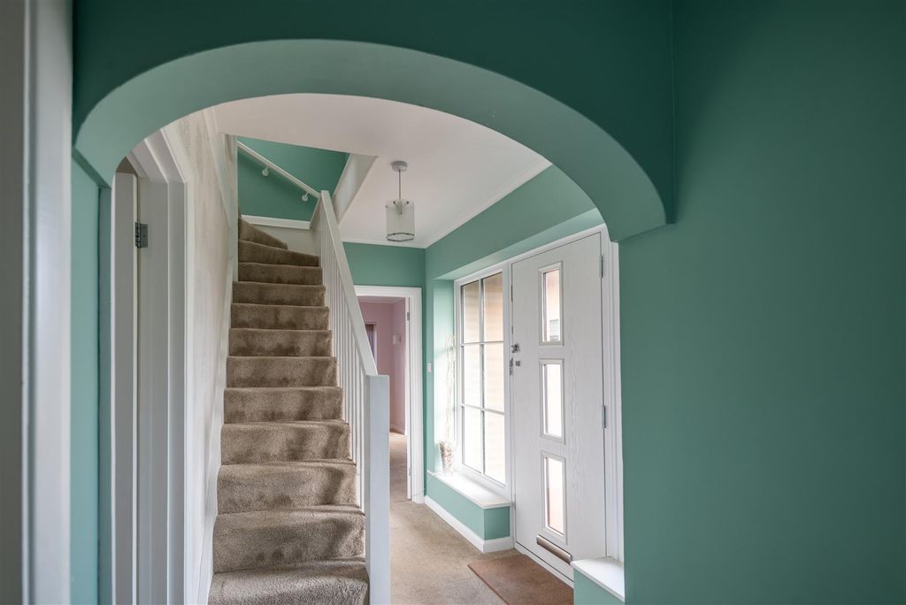 Property photo 2 of 22 52 Cheyne Walk Internals-4.Jpg