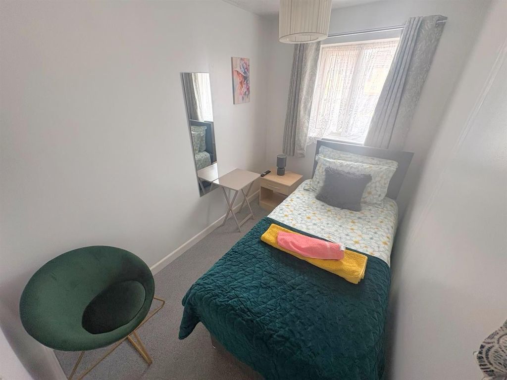 Property photo 2 of 13 Feee770d-Bfdd-4B67-A0Df-Bf27Fb471079.Jpg