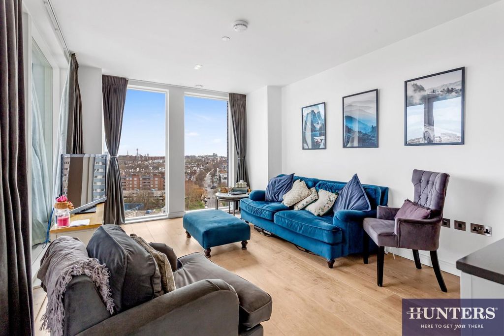 Property photo 2 of 13 Reception