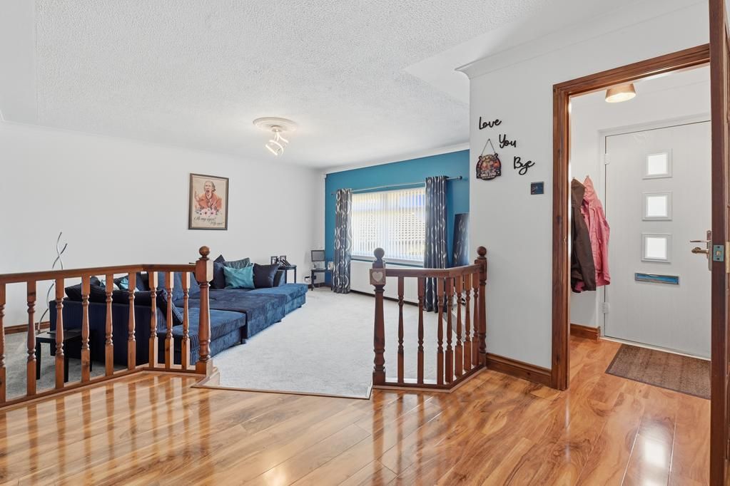 Property photo 2 of 23 Lev1460Pem Entrance To Living Room.Jpg