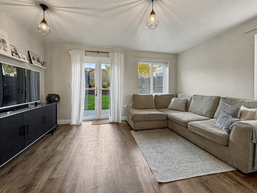 Property photo 2 of 26