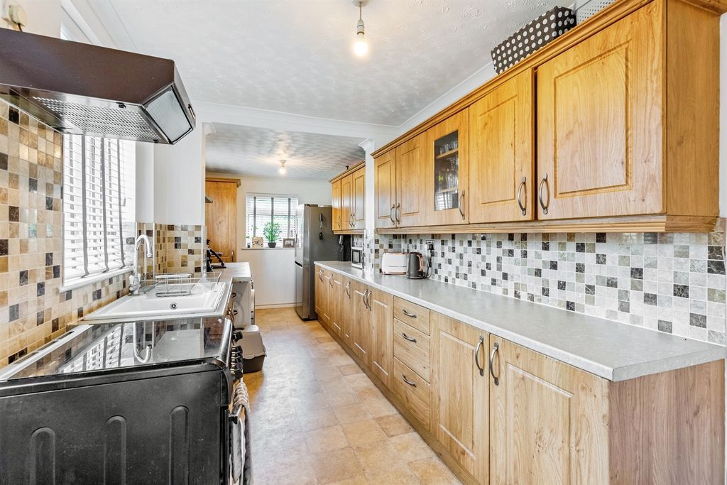 Property photo 3 of 16