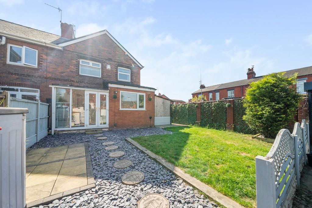 Property photo 2 of 17